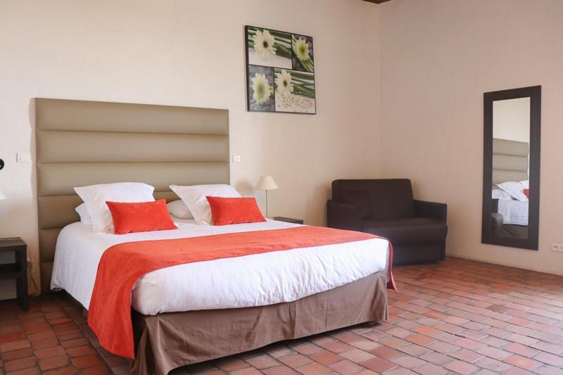 Domaine Du Normandoux, The Originals Relais Hotel Tercé Екстериор снимка
